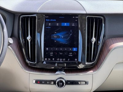 2022 Volvo XC60 Momentum