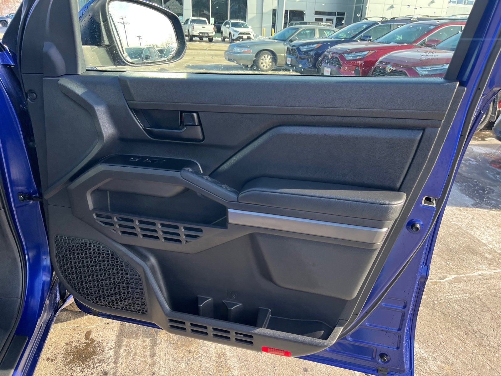 2025 Toyota TACOMA SR5 SR5