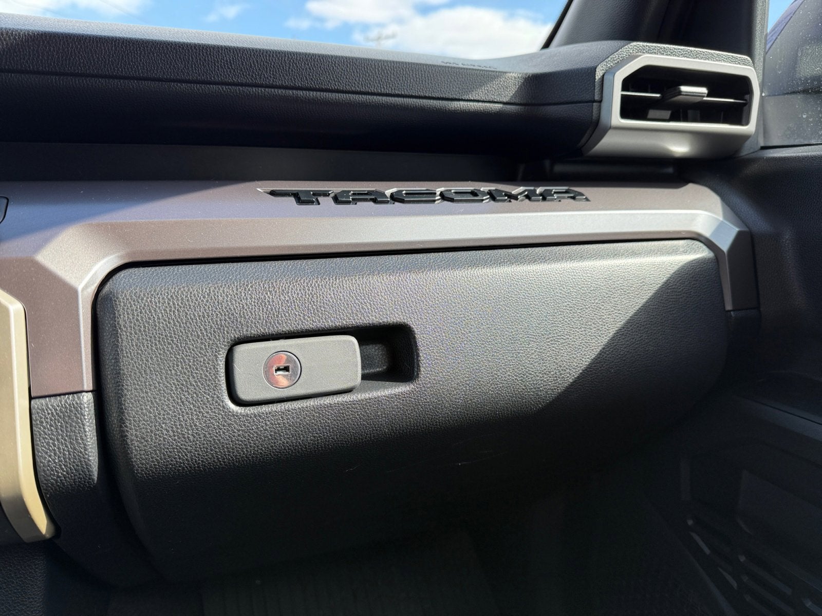 2025 Toyota TACOMA SR5 SR5