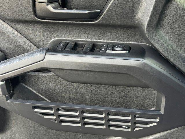 2025 Toyota TACOMA SR5 SR5