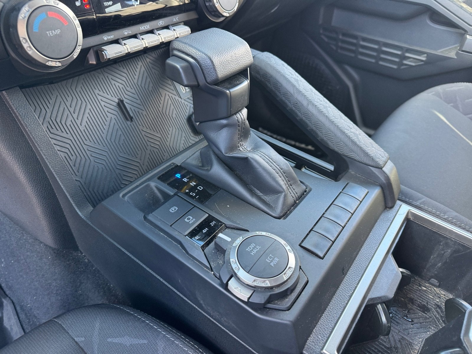 2024 Toyota TACOMA SR5 SR5