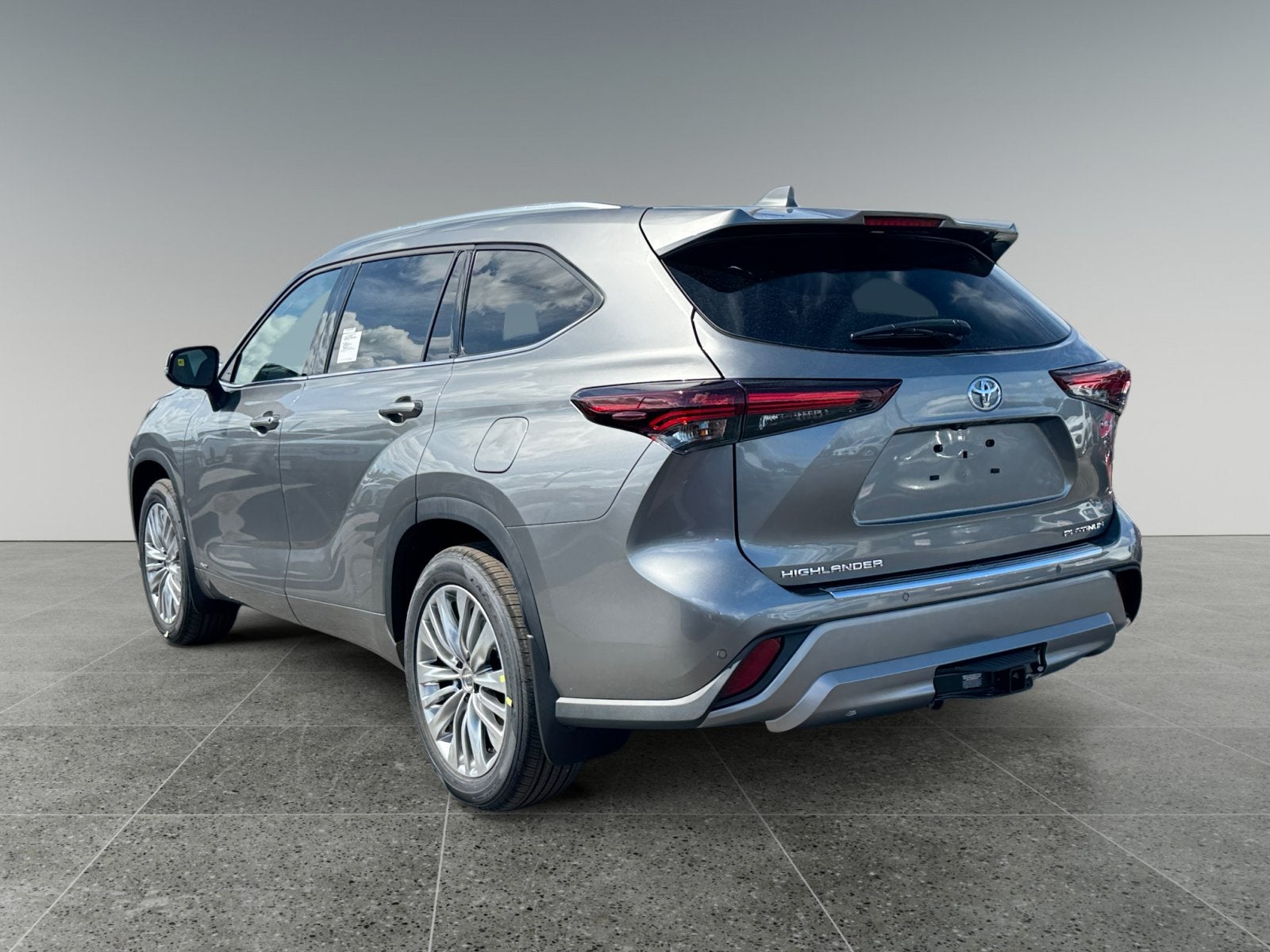 2026 Toyota Highlander Hybrid Platinum