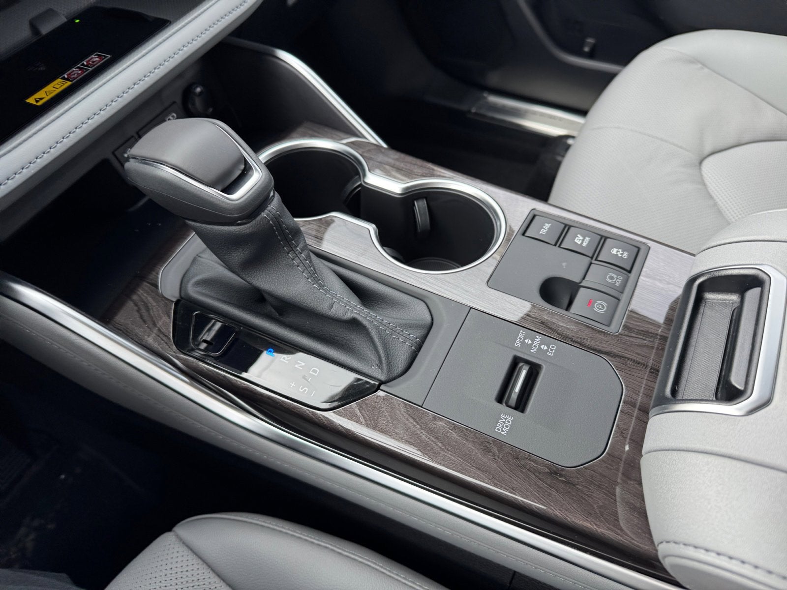 2026 Toyota Highlander Hybrid Hybrid Platinum