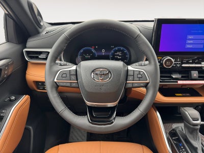 2026 Toyota Highlander Hybrid Platinum