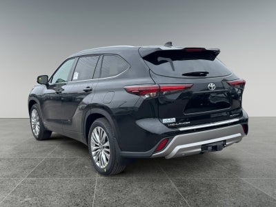 2026 Toyota Highlander Hybrid Platinum
