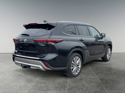 2026 Toyota Highlander Hybrid Platinum