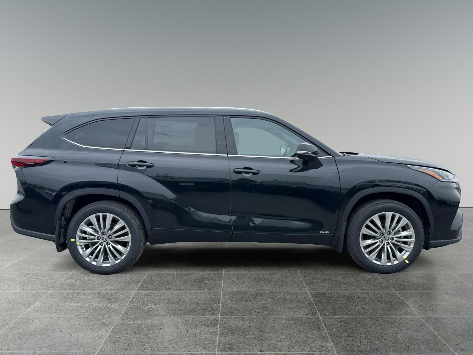 2026 Toyota Highlander Hybrid Platinum