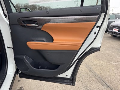 2026 Toyota Highlander Hybrid Hybrid Platinum