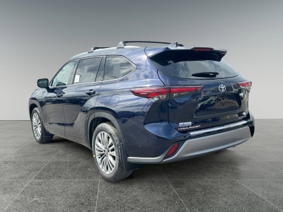 2026 Toyota Highlander Hybrid Platinum