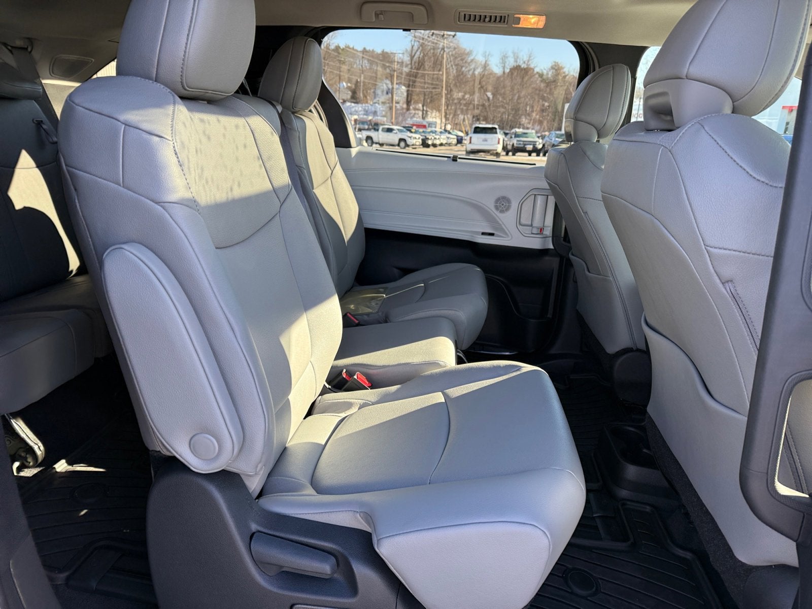 2025 Toyota SIENNA XLE XLE