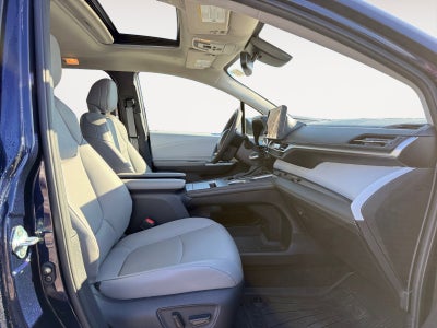 2025 Toyota SIENNA XLE XLE