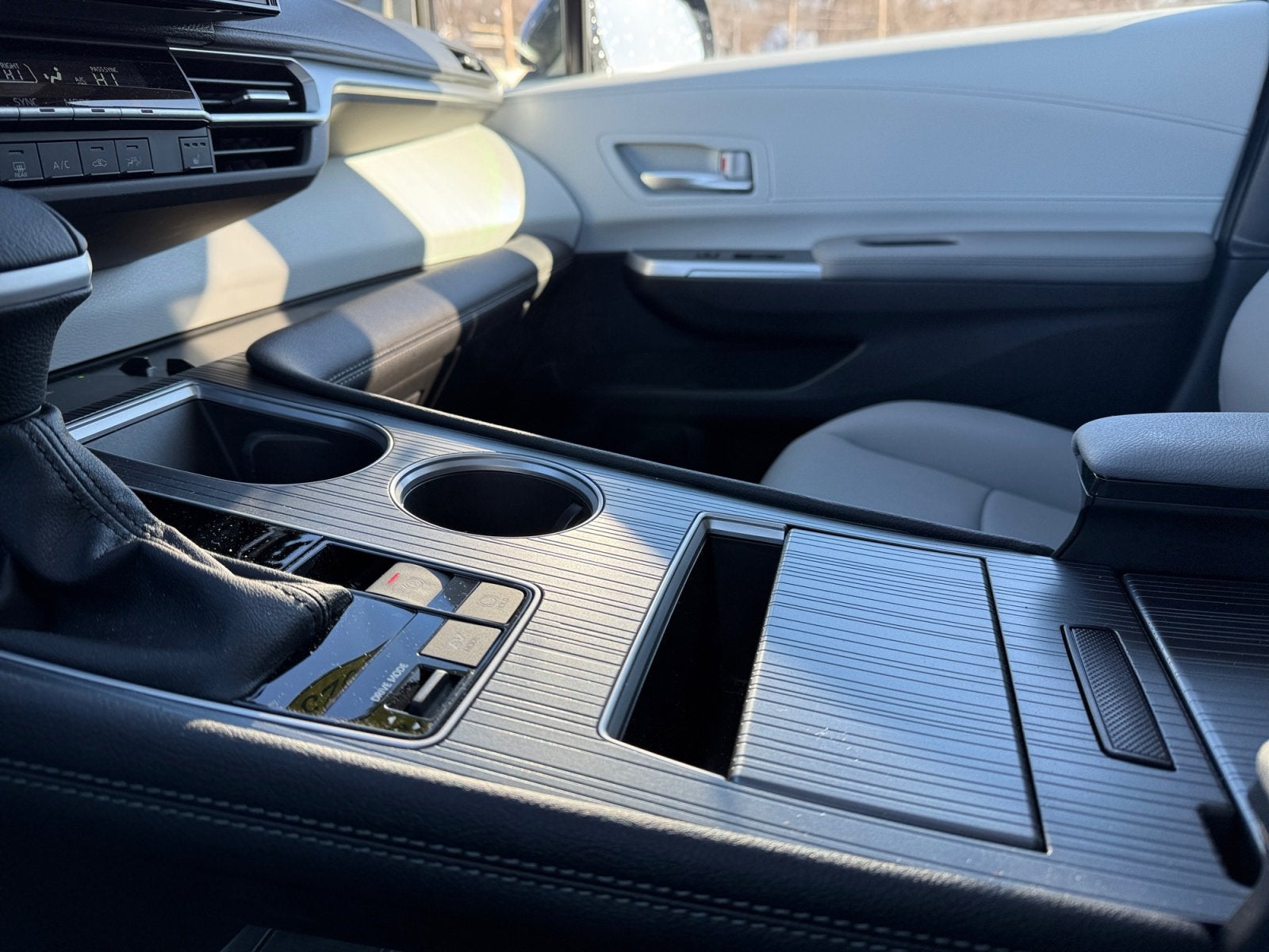 2025 Toyota SIENNA XLE XLE