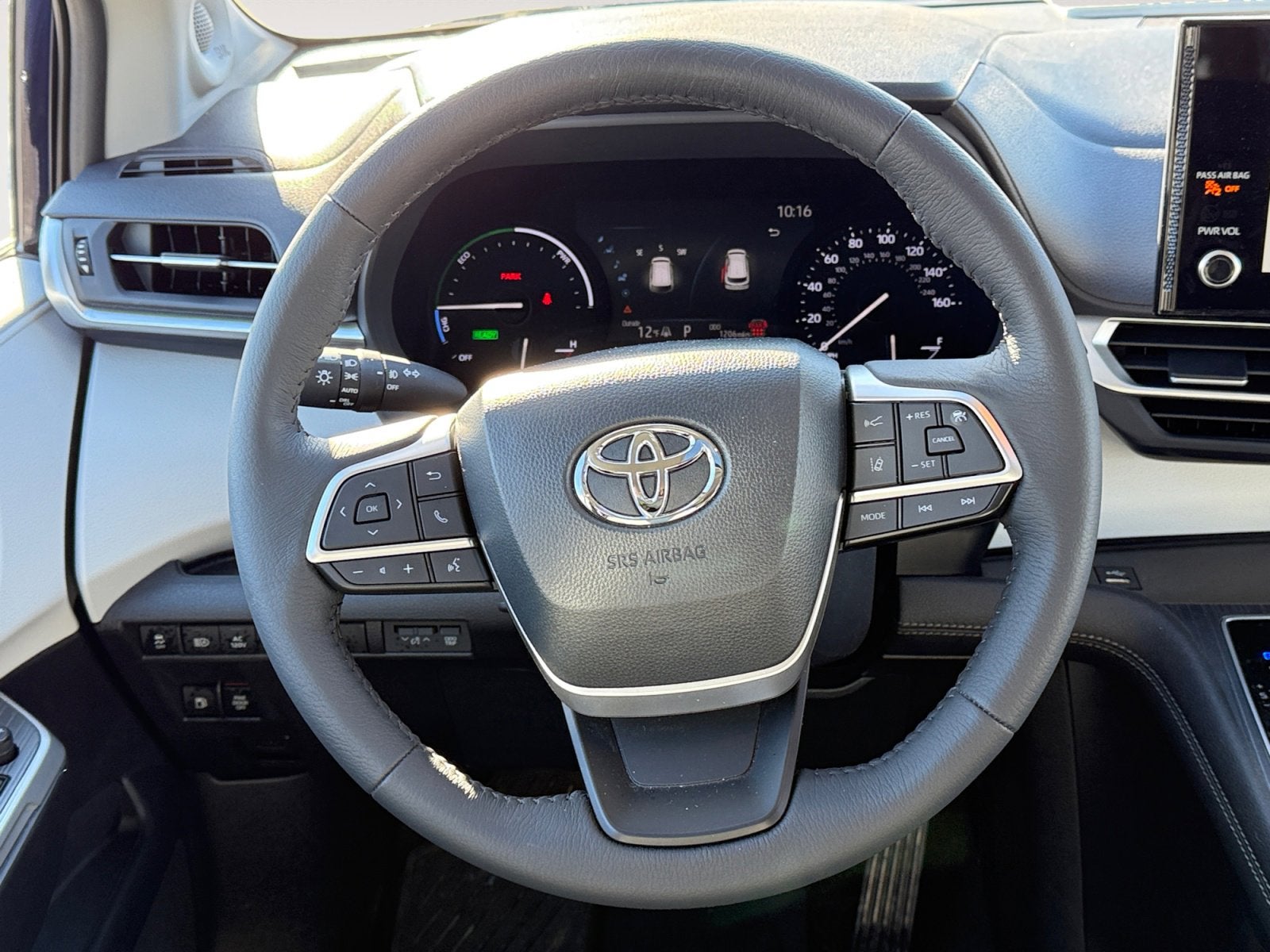 2025 Toyota SIENNA XLE XLE