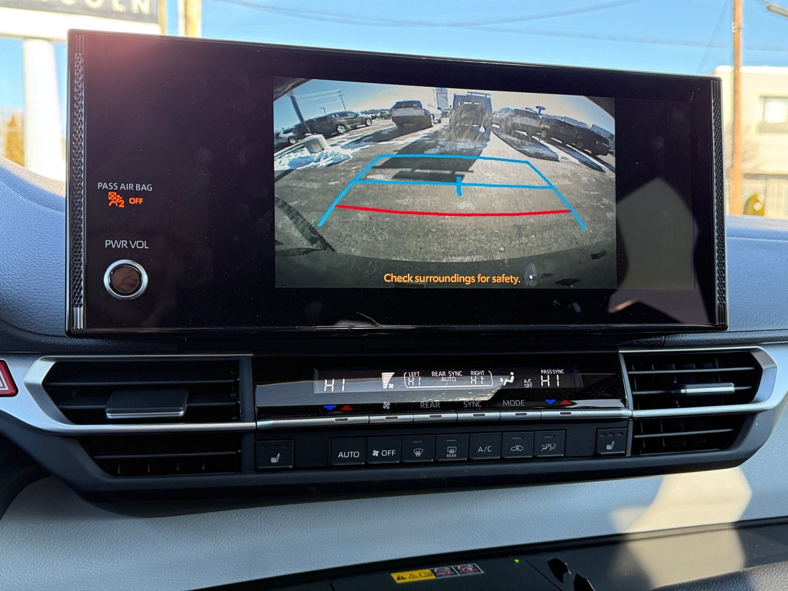 2025 Toyota SIENNA XLE XLE