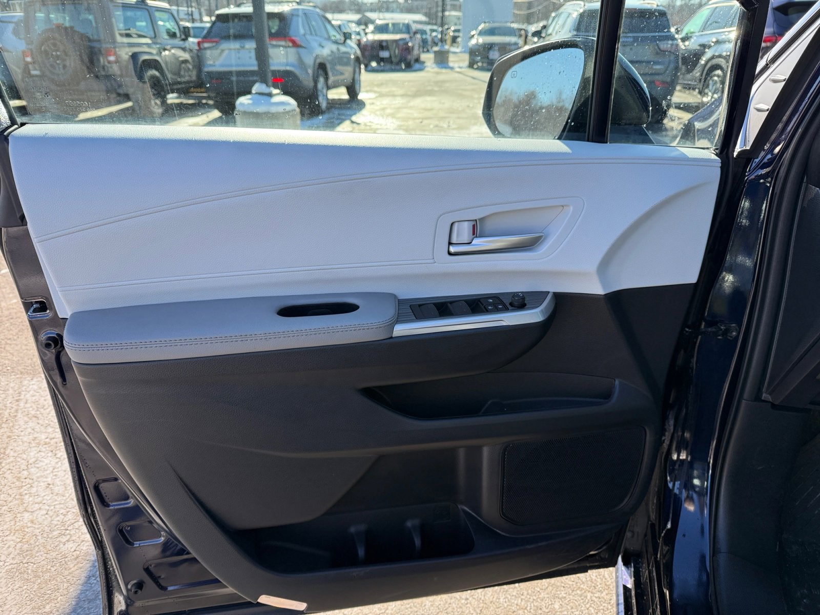 2025 Toyota SIENNA XLE XLE