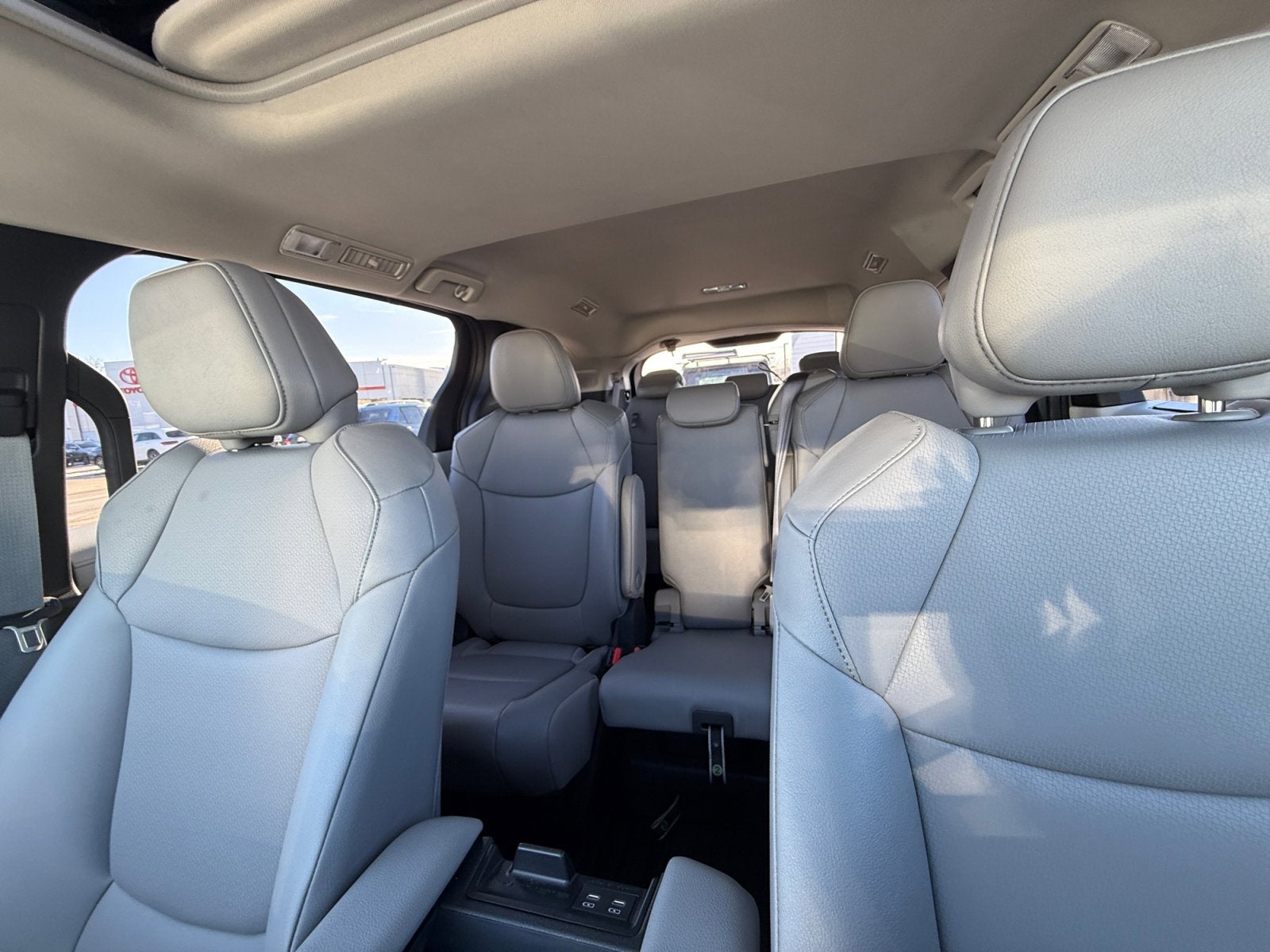 2025 Toyota SIENNA XLE XLE