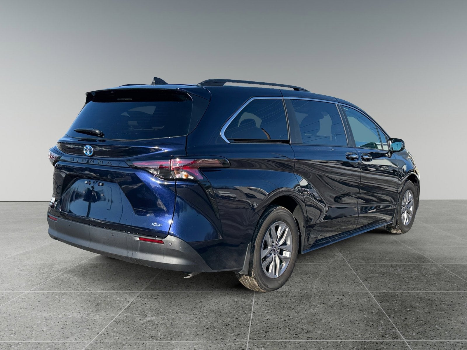 2025 Toyota SIENNA XLE XLE