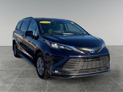 2025 Toyota SIENNA XLE XLE