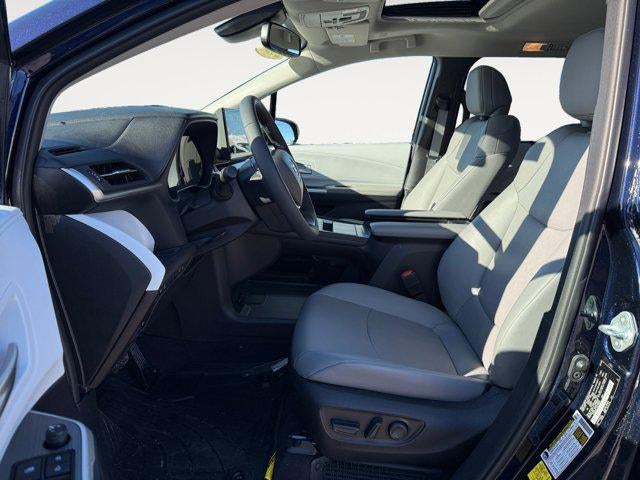 2025 Toyota SIENNA XLE XLE