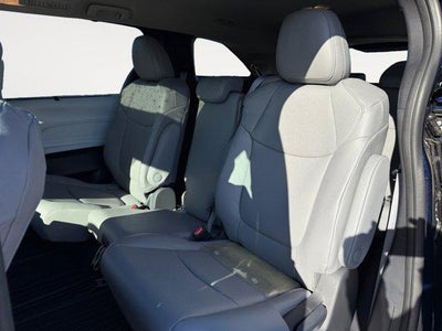 2025 Toyota SIENNA XLE XLE