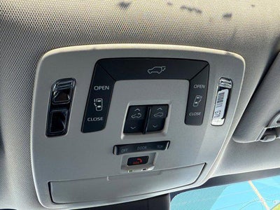 2025 Toyota SIENNA XLE XLE