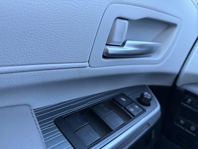 2025 Toyota SIENNA XLE XLE