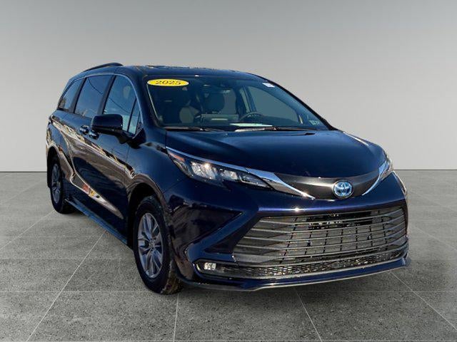 2025 Toyota SIENNA XLE XLE