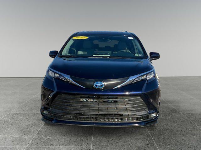 2025 Toyota SIENNA XLE XLE