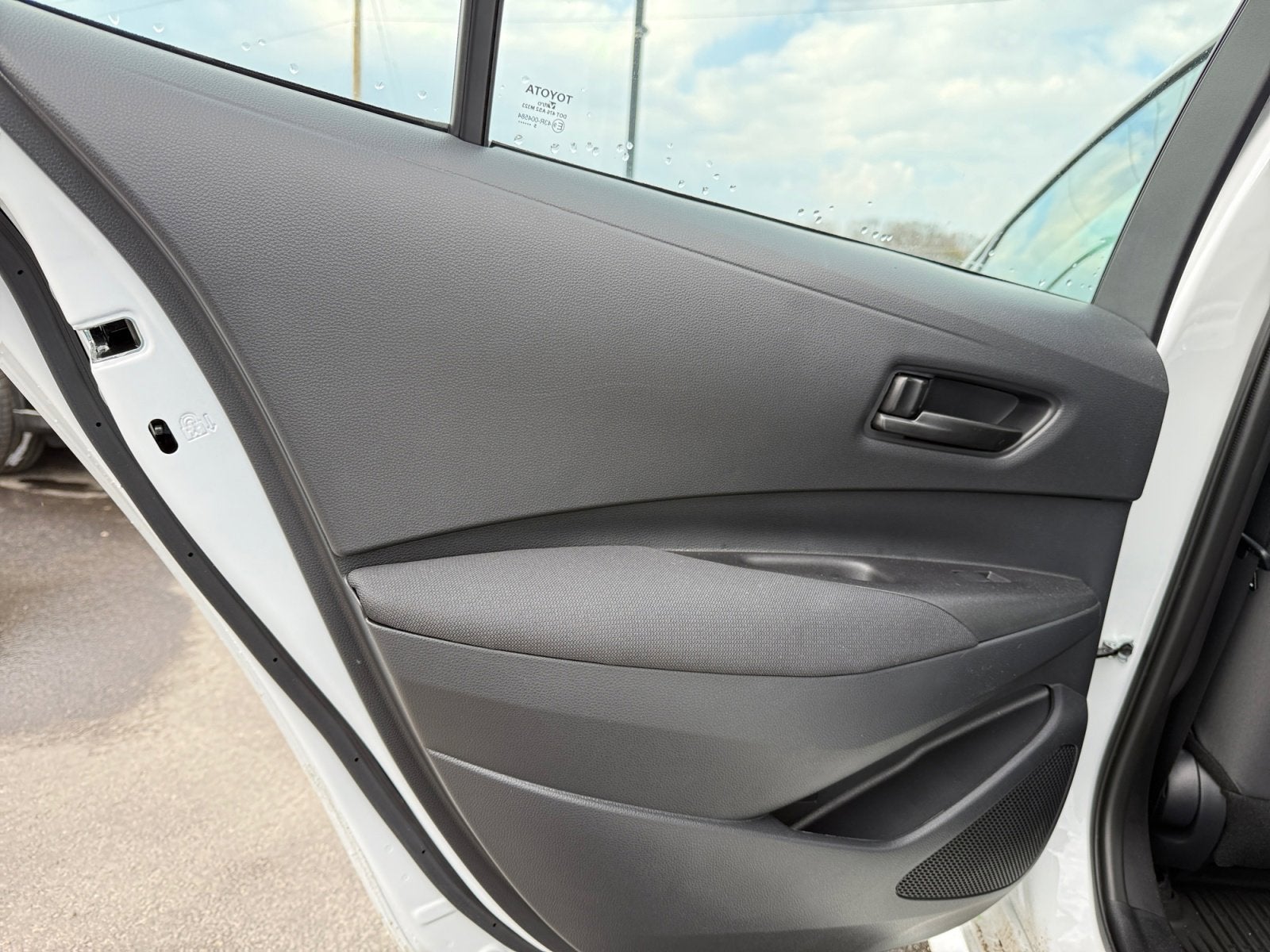 2025 Toyota COROLLA LE