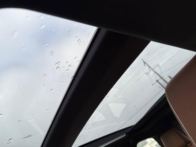 2025 Toyota CROWN SIGNIA Limited