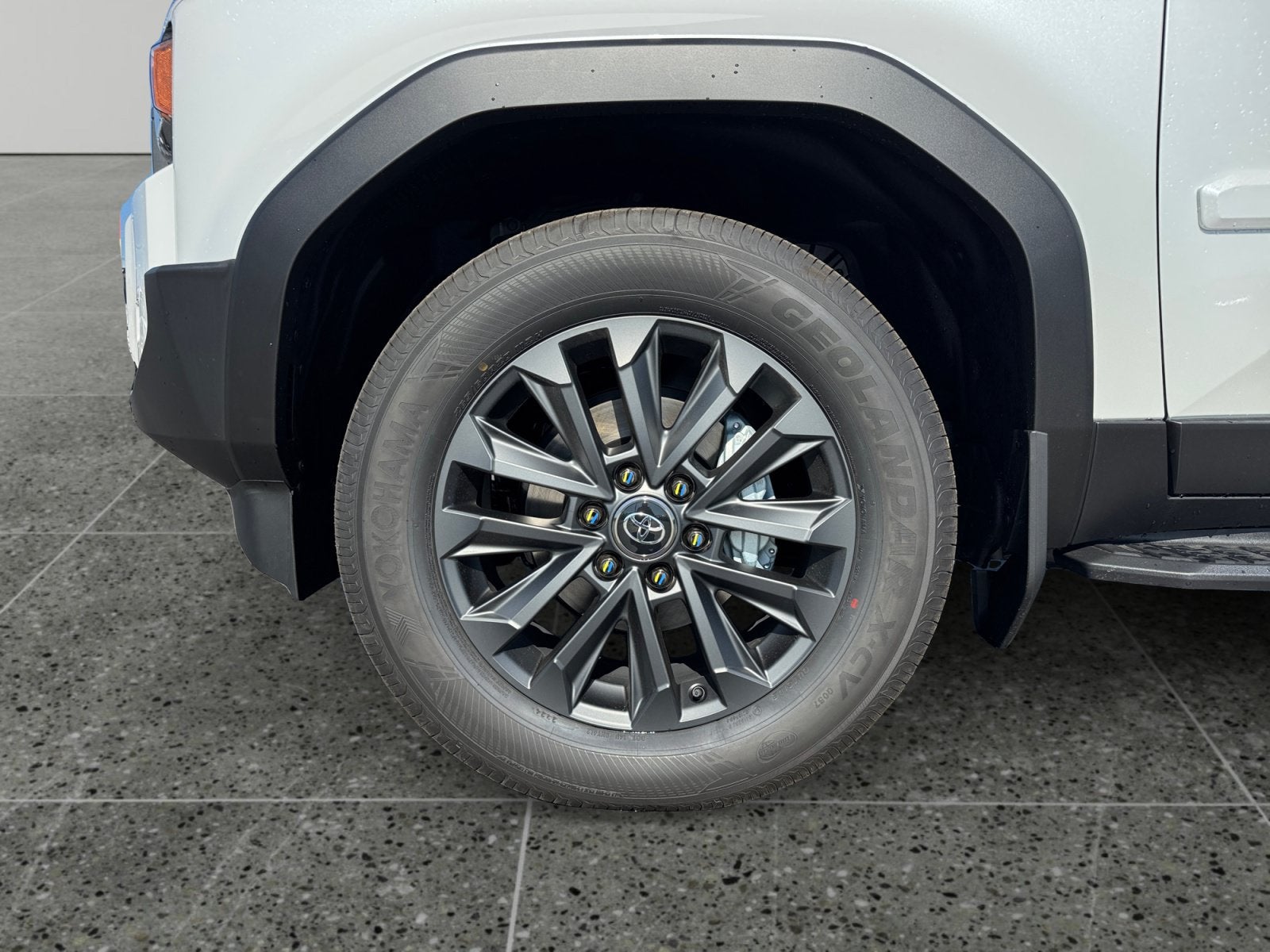 2027 Toyota Land Cruiser 4WD (Natl)