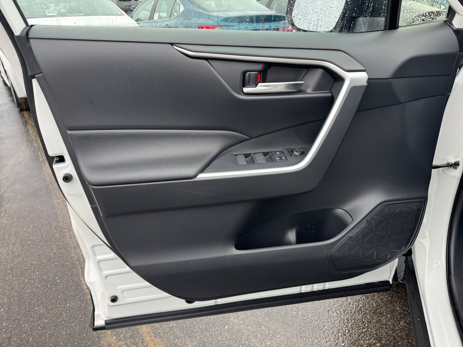 2025 Toyota RAV4 Plug-in Hybrid SE