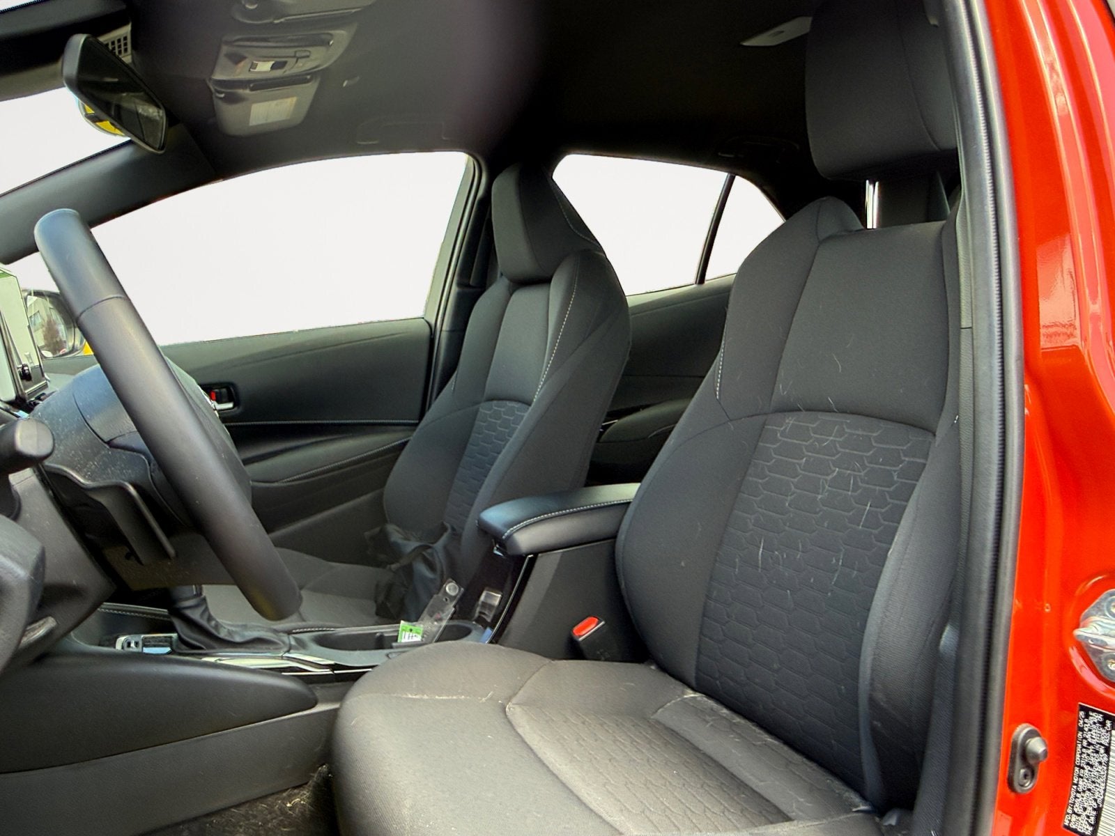 2025 Toyota COROLLA HATCHBACK SE